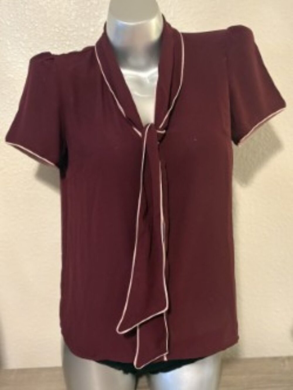 Forever 21 Women's Burgundy Blouse Size Small